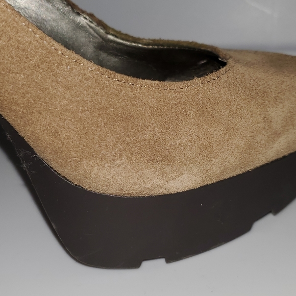Guess Suede Tan & Brown High Heels w Rubber At Botton NWT - Picture 5 of 9